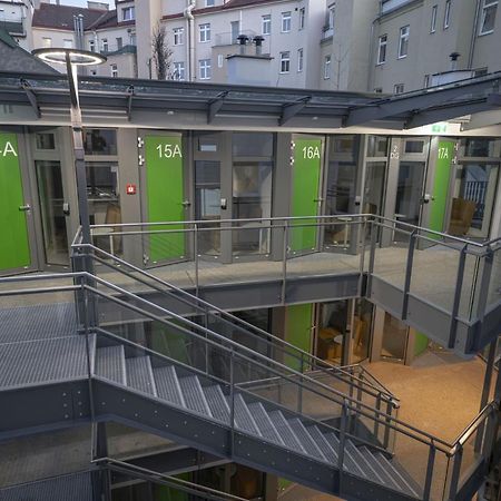Smart Nano Living - Wien Hauptbahnhof - Self Check-In ภายนอก รูปภาพ