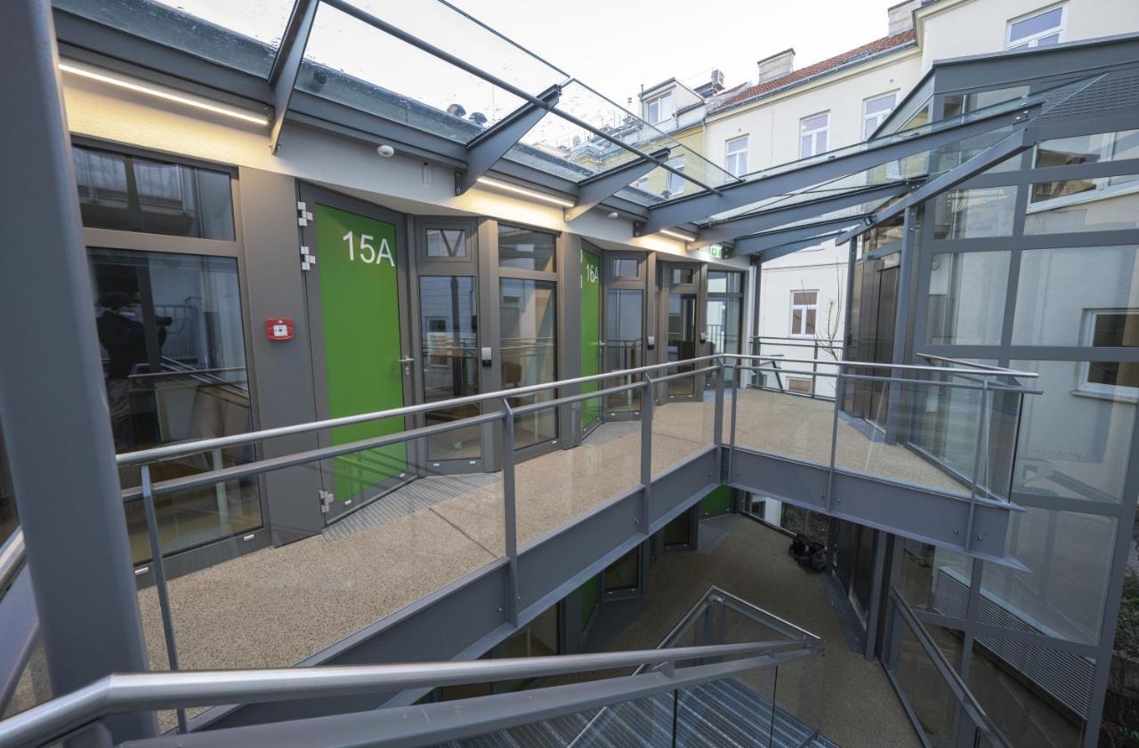Smart Nano Living - Wien Hauptbahnhof - Self Check-In ภายนอก รูปภาพ