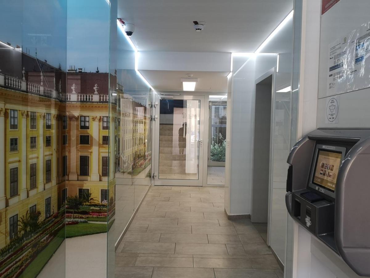 Smart Nano Living - Wien Hauptbahnhof - Self Check-In ภายนอก รูปภาพ