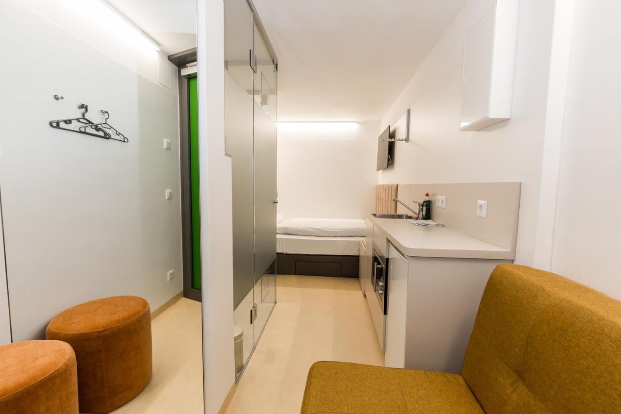 Smart Nano Living - Wien Hauptbahnhof - Self Check-In ภายนอก รูปภาพ